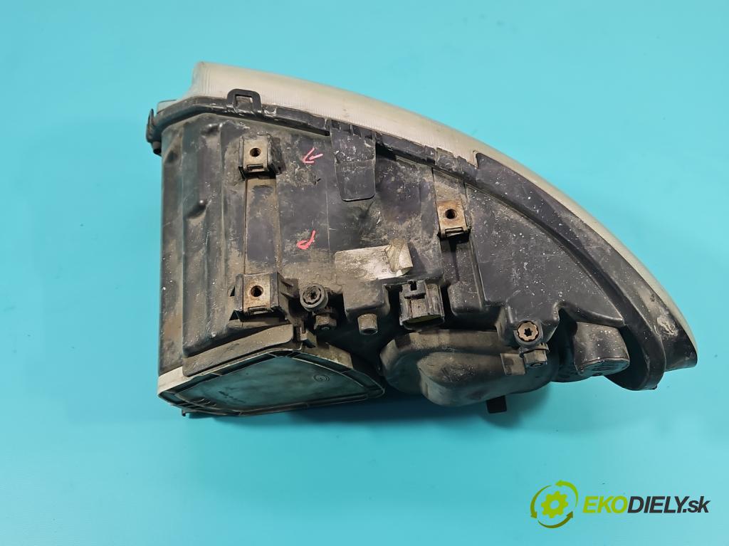 Chrysler Voyager IV 2000-2007 2.8 crdi 150 HP automatic 110 kW 2776 cm3 5- Reflektor: pravý  (Pravé)