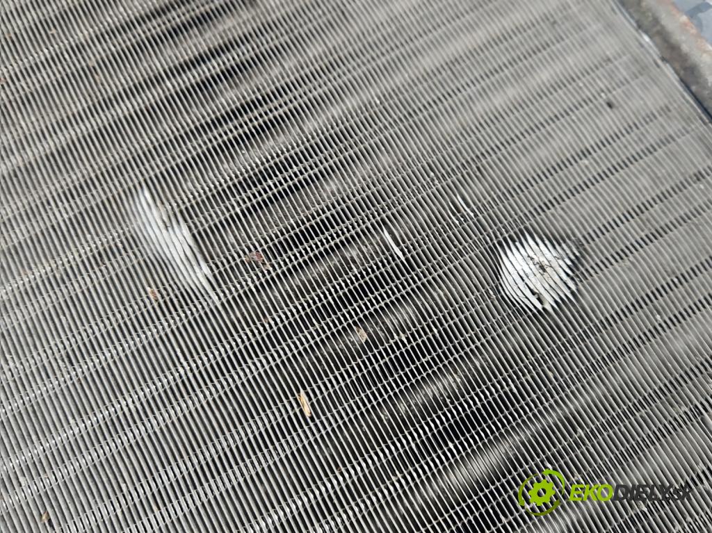 Chrysler Voyager IV 2000-2007 2.8 crdi 150 hp automatic 110 kW 2776 cm3 5- Chladič vody  (Chladiče vody)