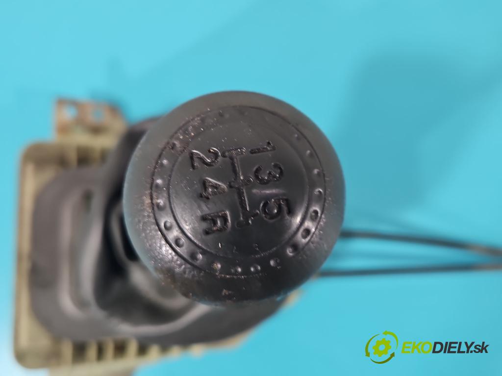 Fiat Punto II 1999-2010 1.2 8V 60 HP manual 44 kW 1242 cm3 5- Páka: Změny: stupeň,rýchlosť 553476700 (Rýchlostné páky / kulisy)