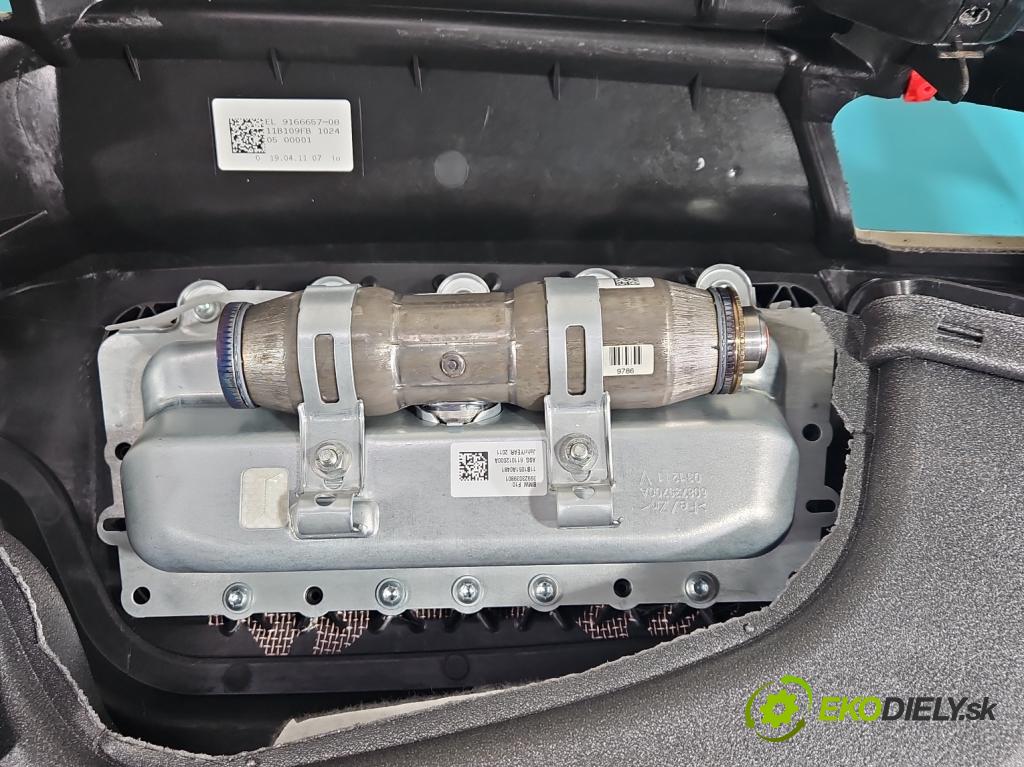Bmw 5 F10 2010-2017 3.0d 258 HP automatic 190 kW 2993 cm3 5- kokpit,pristrojová doska rozdeľovacia 9166657