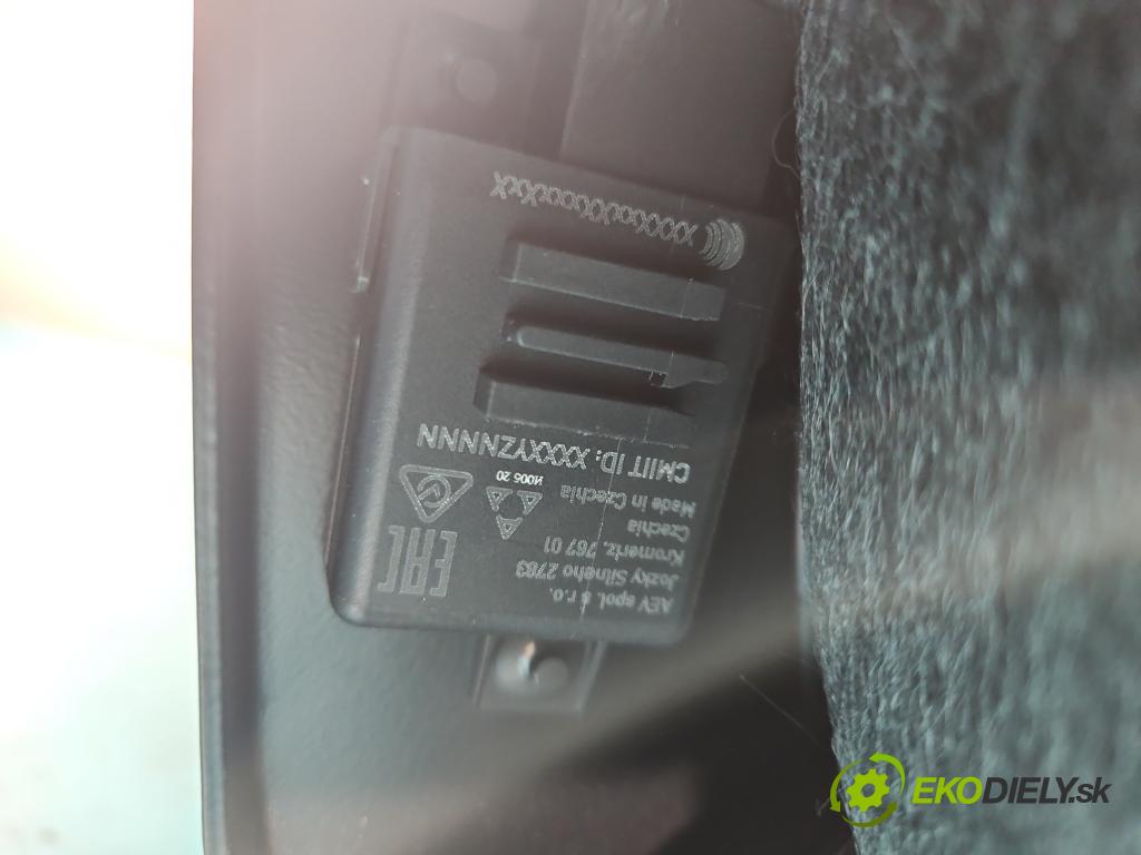 Vw Caddy IV 2020- 2.0 tdi 122 HP manual 90 kW 1968 cm3 5- Pohovka: zadné  (Sedačky, sedadlá)