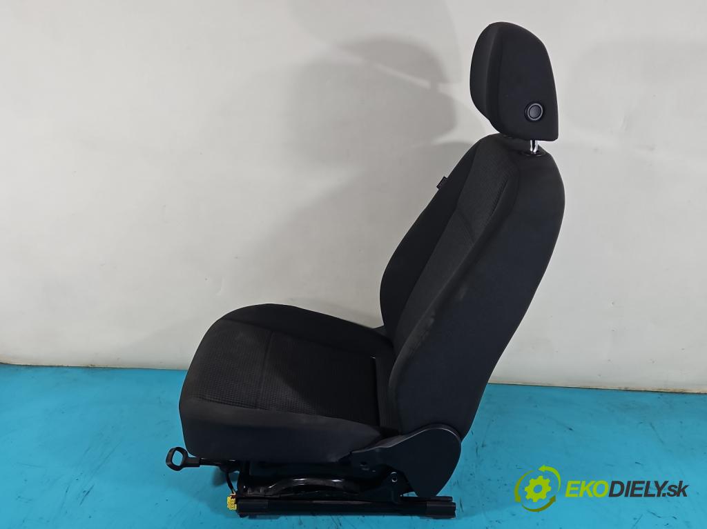 Vw Caddy IV 2020- 2.0 tdi 122 HP manual 90 kW 1968 cm3 5- Sedačka pravý  (Sedačky, sedadlá)