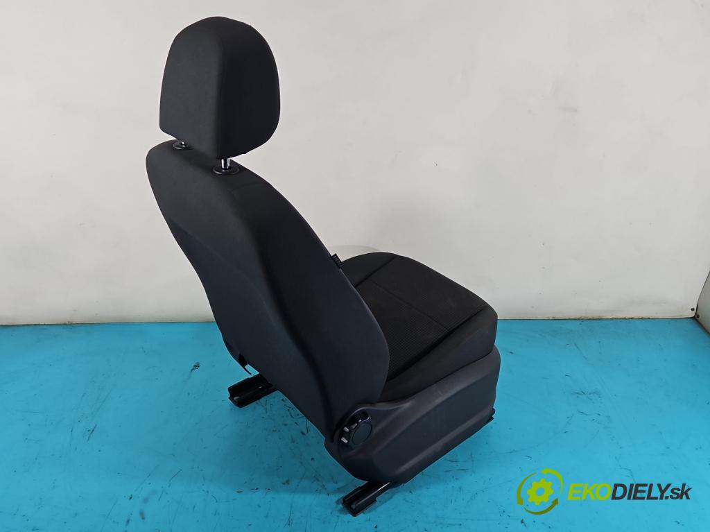 Vw Caddy IV 2020- 2.0 tdi 122 HP manual 90 kW 1968 cm3 5- Sedačka pravý  (Sedačky, sedadlá)