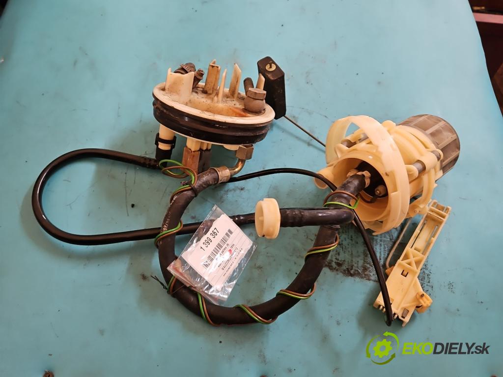 Audi 80 B4 1991-1994 2.0 90 hp manual 66 kW 1984 cm3 4- čerpadlo paliva 8A0201319