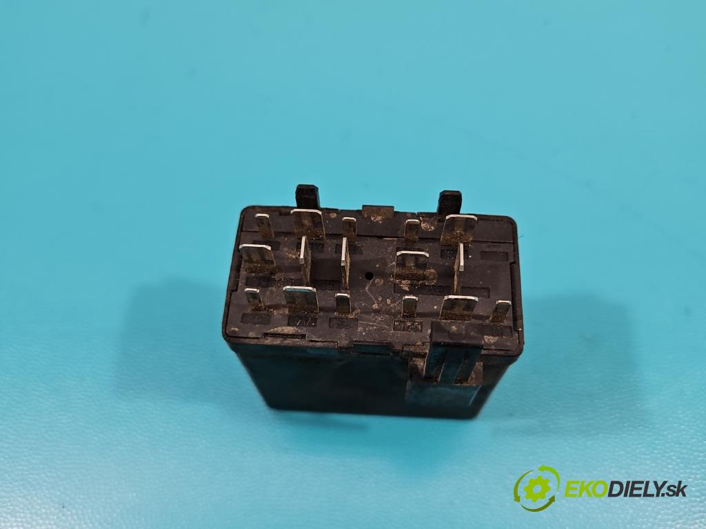Vw Transporter T4 1990-2003 1.9 TD 68 HP manual 50 kW 1896 cm3 5- Relé: svíčky: zařicích: 701906123 (Relé)