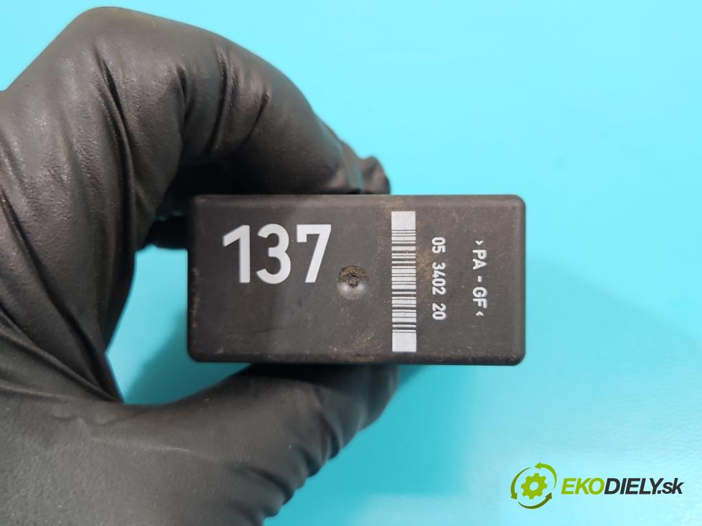 Vw Transporter T4 1990-2003 1.9 TD 68 HP manual 50 kW 1896 cm3 5- Relé: svíčky: zařicích: 701906123 (Relé)