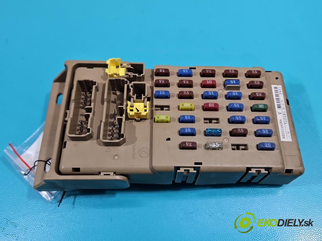 Subaru Tribeca 2005-2014 3.6 V6 automatic 256 kW 3630 cm3 5- skříňka pojistková 82201XA06A (Pojistkové skříňky)