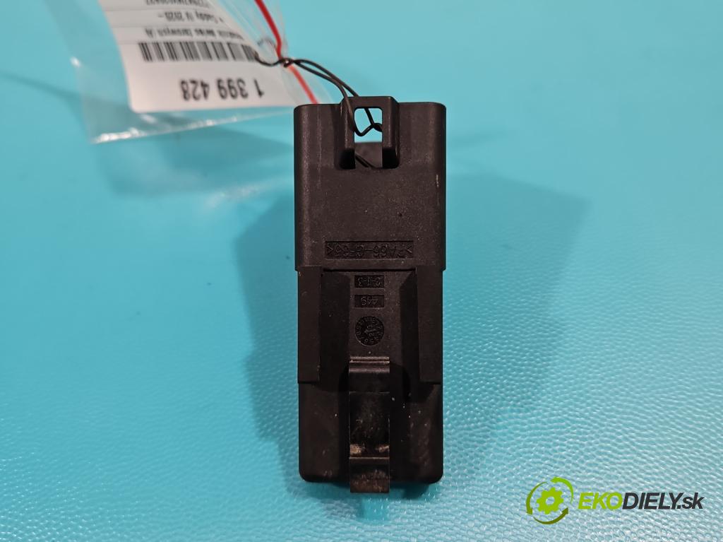 Vw Caddy IV 2020- 2.0 tdi 122 HP manual 90 kW 1968 cm3 5- Relé: svíčky: zařicích: 0281003225 (Relé)