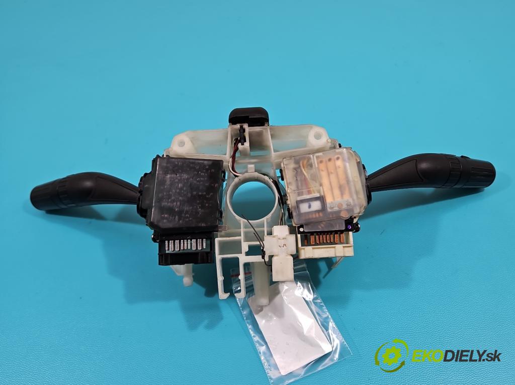 Subaru Tribeca 2005-2014 3.6 V6 automatic 256 kW 3630 cm3 5- prepínač komplex: 17B334B (Prepínače, spínače, tlačidlá a ovládače kúrenia)