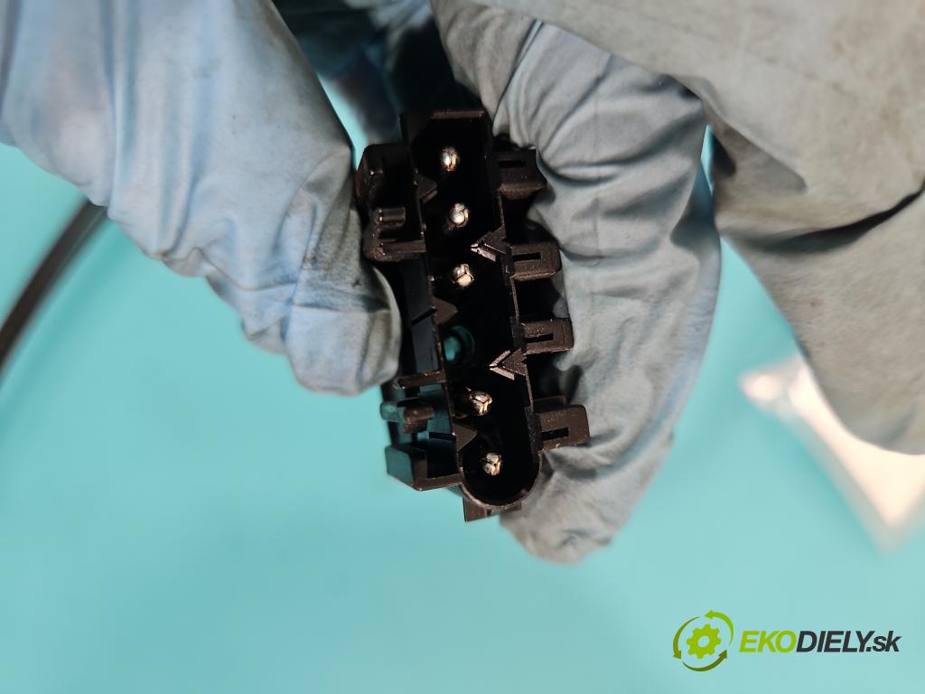 Bmw 5 F10 2010-2017 3.0d 258 HP automatic 190 kW 2993 cm3 5- roleta 7232773 (Rolety kufra)