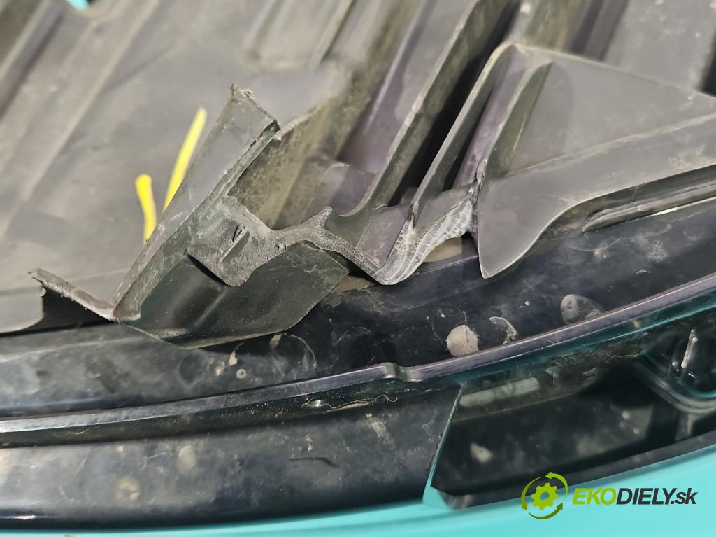 Ford Mondeo Mk5 2014-2022 2.0 tdci 150 HP manual 110,3 kW 1997 cm3 5- Reflektor: pravý DS73-13W029-AE (Pravé)