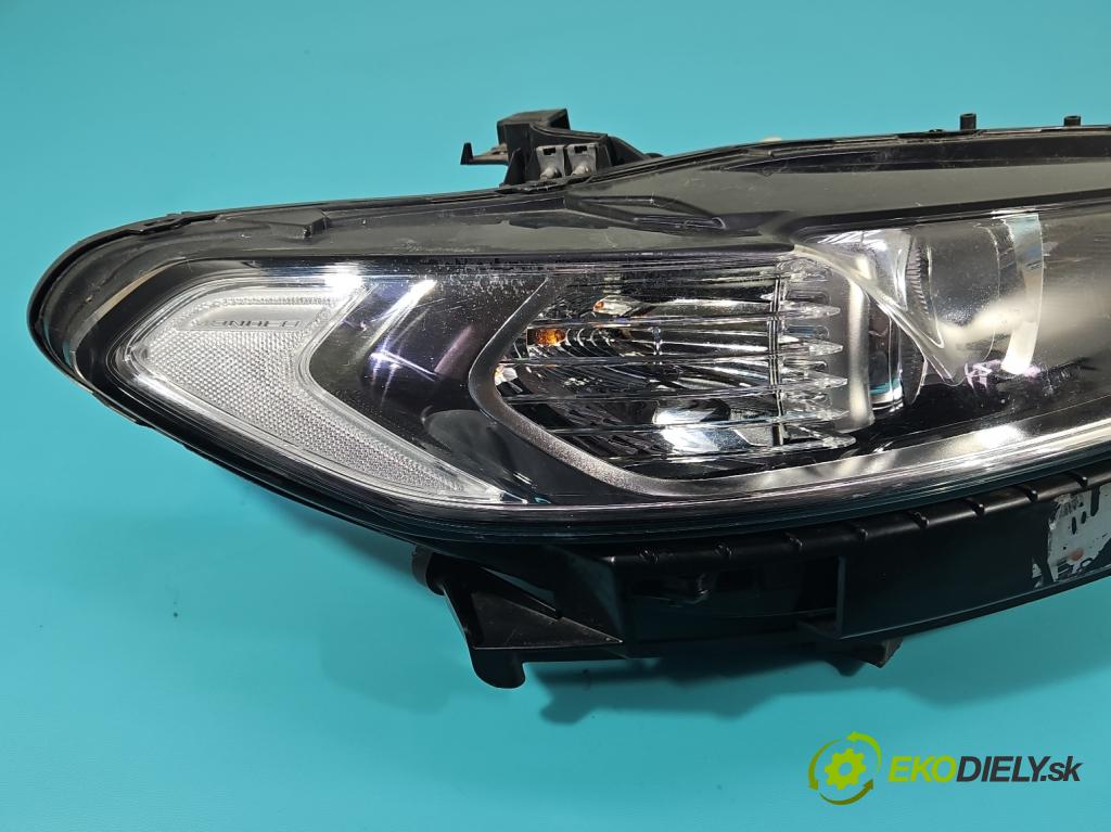 Ford Mondeo Mk5 2014-2022 2.0 tdci 150 HP manual 110,3 kW 1997 cm3 5- Reflektor: pravý DS73-13W029-AE (Pravé)