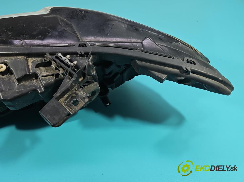 Ford Mondeo Mk5 2014-2022 2.0 tdci 150 HP manual 110,3 kW 1997 cm3 5- Reflektor: pravý DS73-13W029-AE (Pravé)