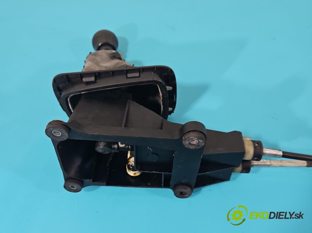 Opel Zafira A 1999-2005 2.0 dti 101 HP manual 74 kW 1995 cm3 5- Páka: Změny: stupeň,rýchlosť 09138077AT (Rýchlostné páky / kulisy)