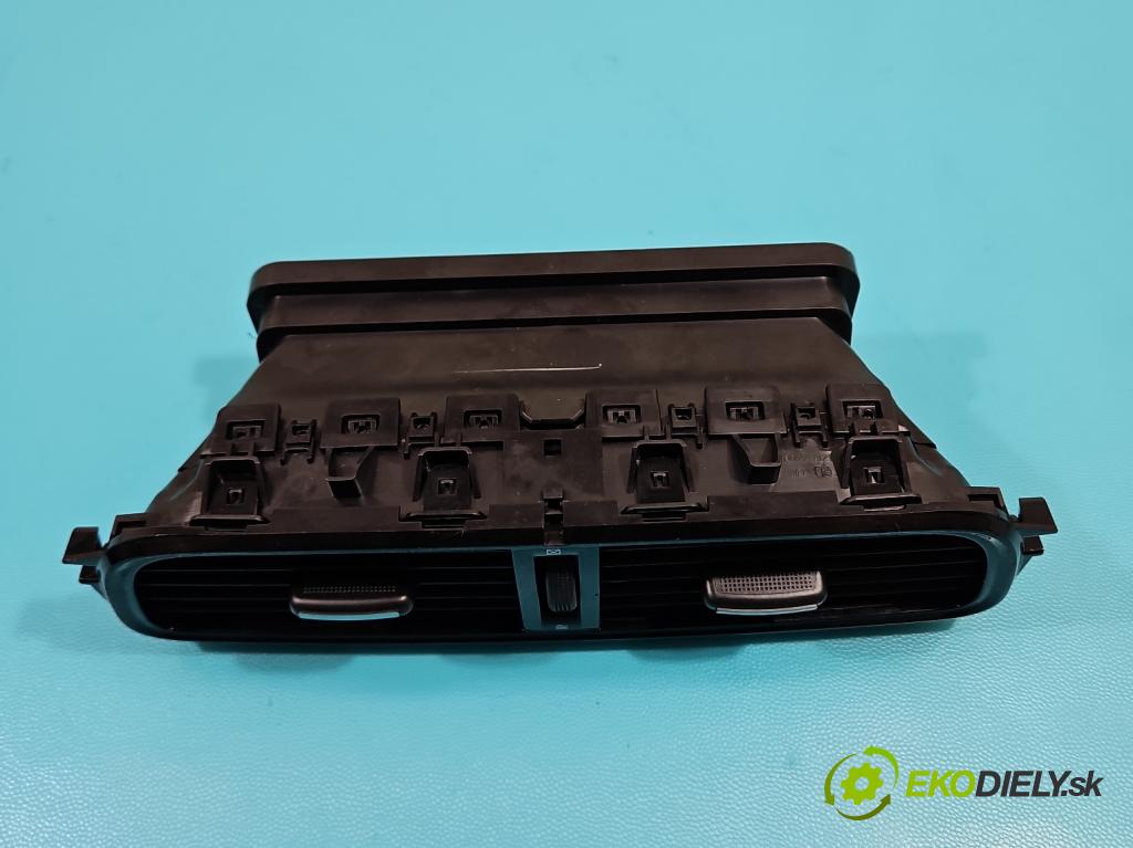 Renault Clio IV 2012-2020 0.9 T 90 HP manual 66 kW 898 cm3 5- Mřížka: kúrenia stredová 687502204R (Mriežky kúrenia (fukáre))