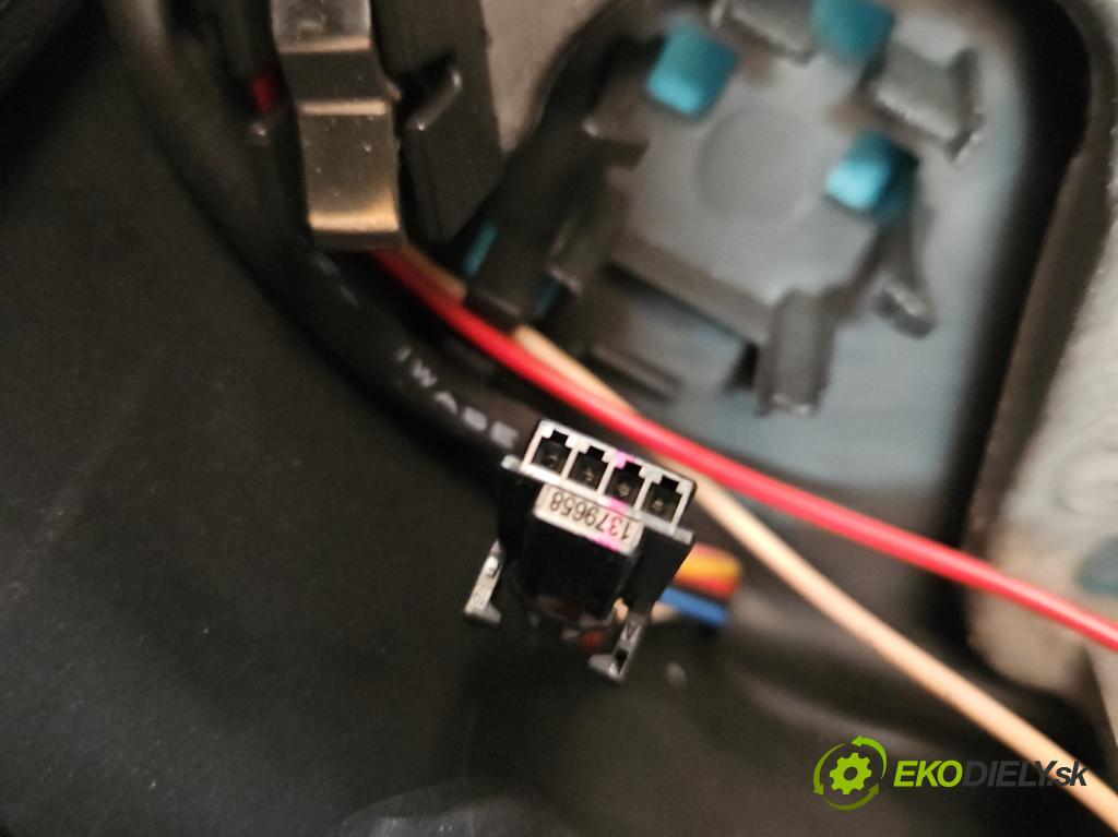 Renault Clio IV 2012-2020 0.9 T 90 HP manual 66 kW 898 cm3 5- volant 20055-5076 (Volanty)