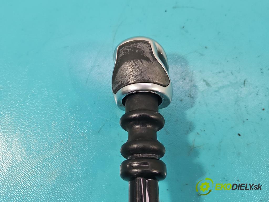 Peugeot 2008 I 2013-2019 1.6 hdi 114 HP manual 84 kW 1560 cm3 5- Páka: Změny: stupeň,rýchlosť 9806780680 (Rýchlostná páka (kulisa))