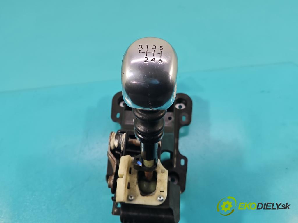 Peugeot 2008 I 2013-2019 1.6 hdi 114 HP manual 84 kW 1560 cm3 5- Páka: Změny: stupeň,rýchlosť 9806780680 (Rýchlostná páka (kulisa))