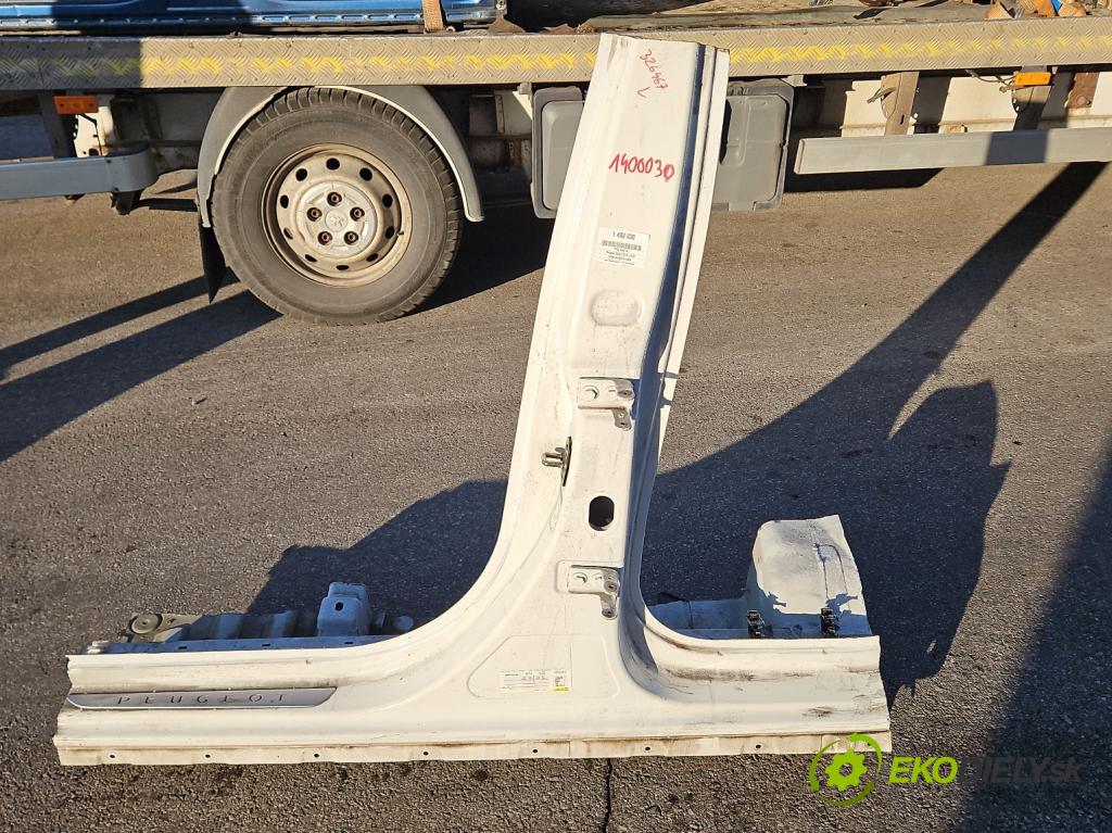 Peugeot 2008 I 2013-2019 1.6 hdi 114 hp manual 84 kW 1560 cm3 5- práh levý  (Ostatní)