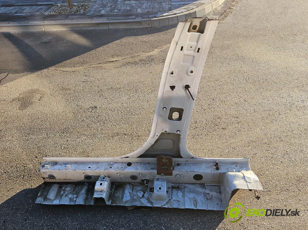 Peugeot 2008 I 2013-2019 1.6 hdi 114 hp manual 84 kW 1560 cm3 5- práh pravý  (Ostatní)