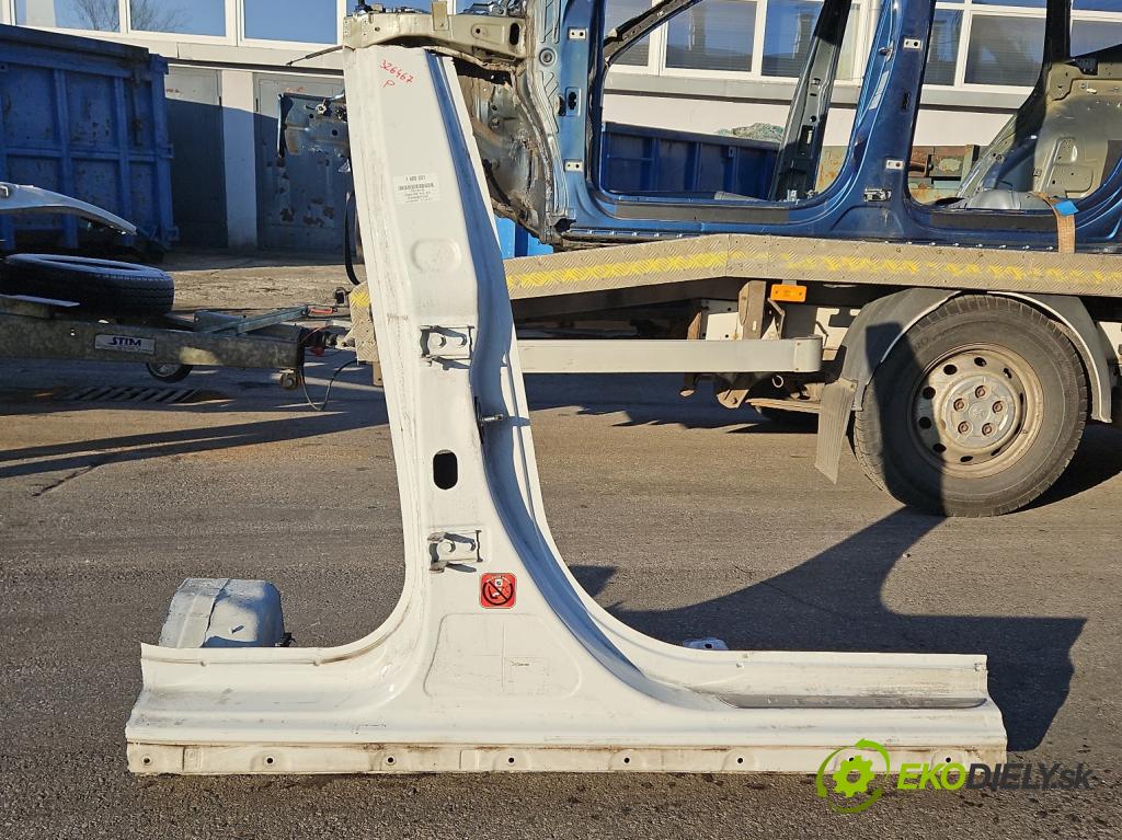 Peugeot 2008 I 2013-2019 1.6 hdi 114 hp manual 84 kW 1560 cm3 5- práh pravý  (Ostatní)