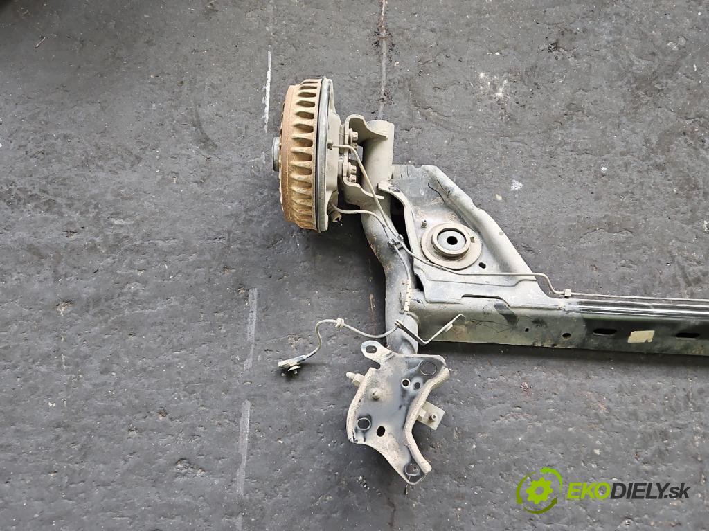 Renault Clio IV 2012-2020 0.9 T 90 hp manual 66 kW 898 cm3 5- zadní výztuha  (Výztuhy zadní)