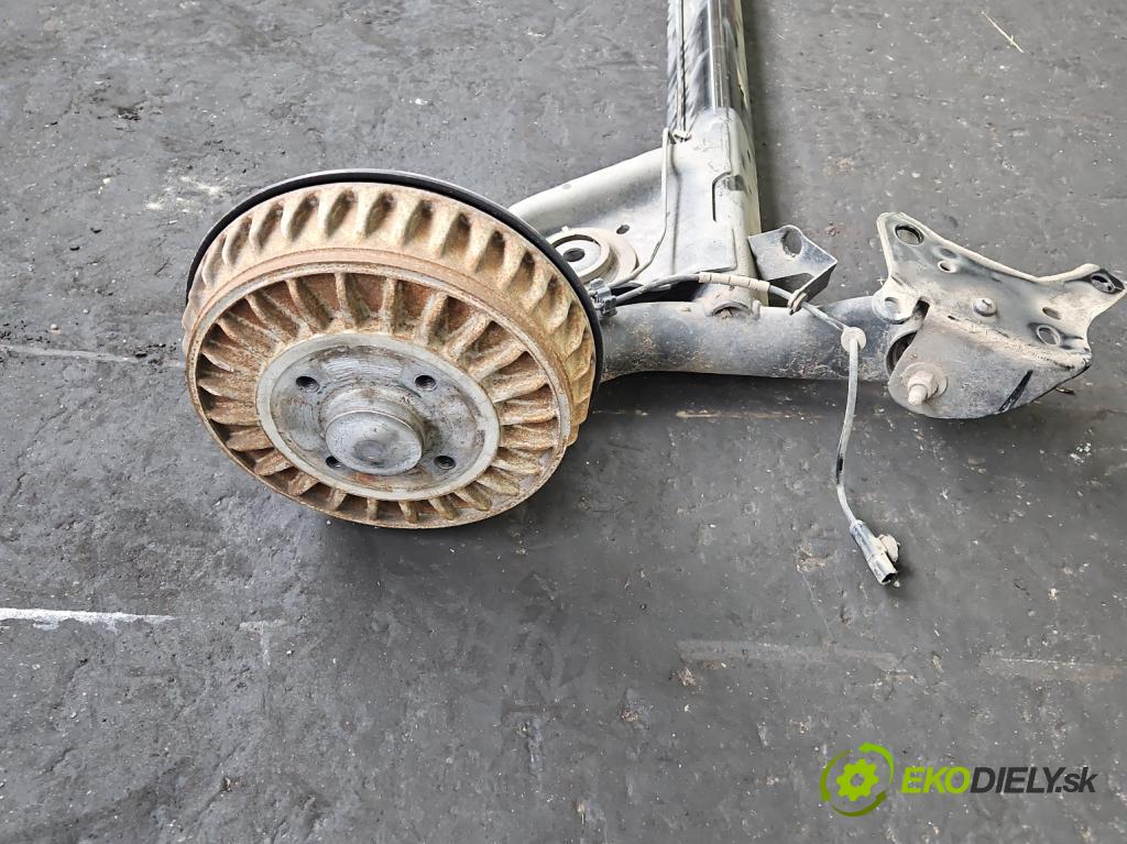 Renault Clio IV 2012-2020 0.9 T 90 hp manual 66 kW 898 cm3 5- zadní výztuha  (Výztuhy zadní)