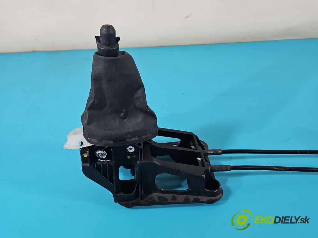 Citroen C3 I 2002-2009 1.1 8V 60 HP manual 44 kW 1124 cm3 5- Páka: Změny: stupeň,rýchlosť  (Rýchlostné páky / kulisy)