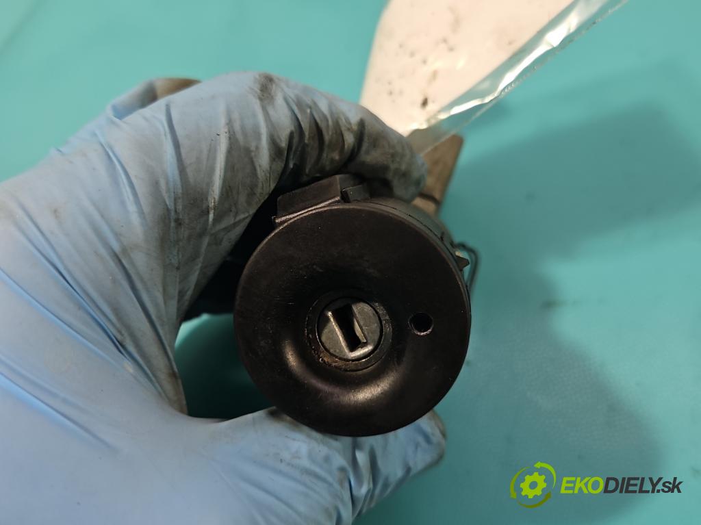 Peugeot 307 1.6 hdi 90 HP manual 66,2 kW 1560 cm3 5- Spínačka  (Spínacie skrinky a kľúče)