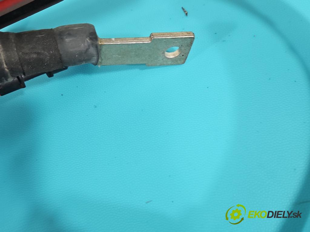 Bmw 5 F10 2010-2017 3.0d 258 HP automatic 190 kW 2993 cm3 5- kontakt plusová 81RG15503169