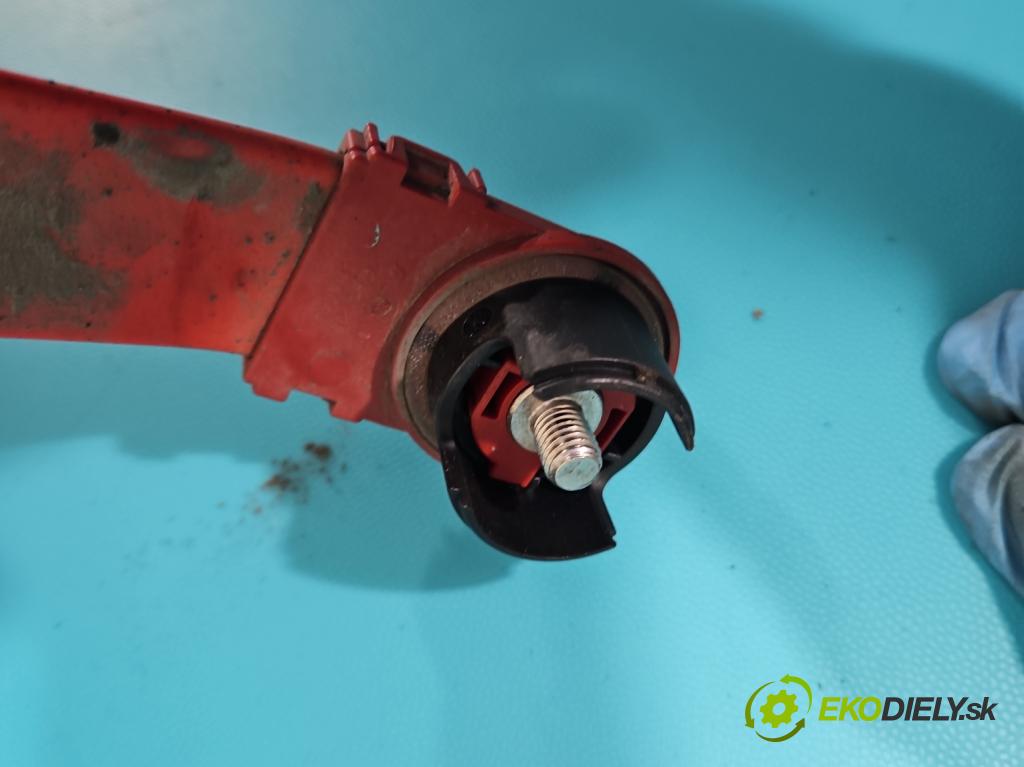 Bmw 5 F10 2010-2017 3.0d 258 HP automatic 190 kW 2993 cm3 5- kontakt plusová 81RG15503169