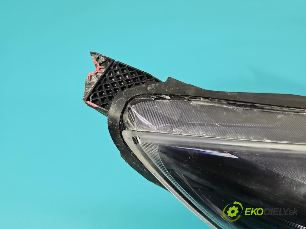 Ford Focus Mk3 2010-2018 1.5 tdci 120 HP manual 88 kW 1499 cm3 5- Reflektor: pravý F1EB-13W029-AG (Pravé)