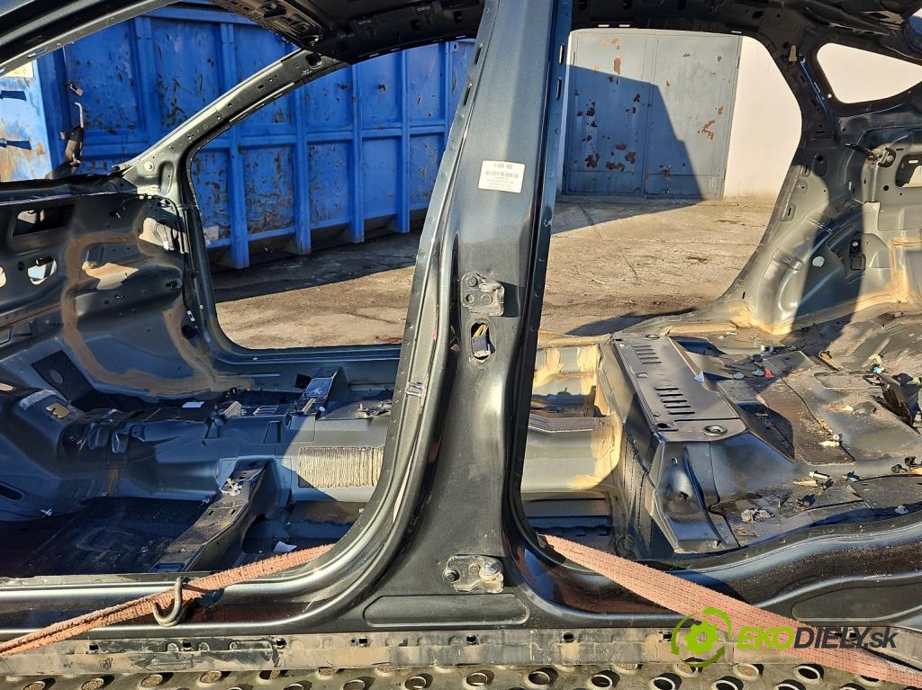 Ford Mondeo Mk5 2014-2022 2.0 tdci 150 hp manual 110,3 kW 1997 cm3 5- práh levý  (Ostatní)