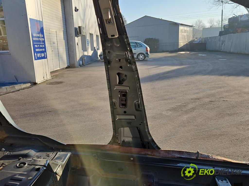 Ford Mondeo Mk5 2014-2022 2.0 tdci 150 hp manual 110,3 kW 1997 cm3 5- práh levý  (Ostatní)