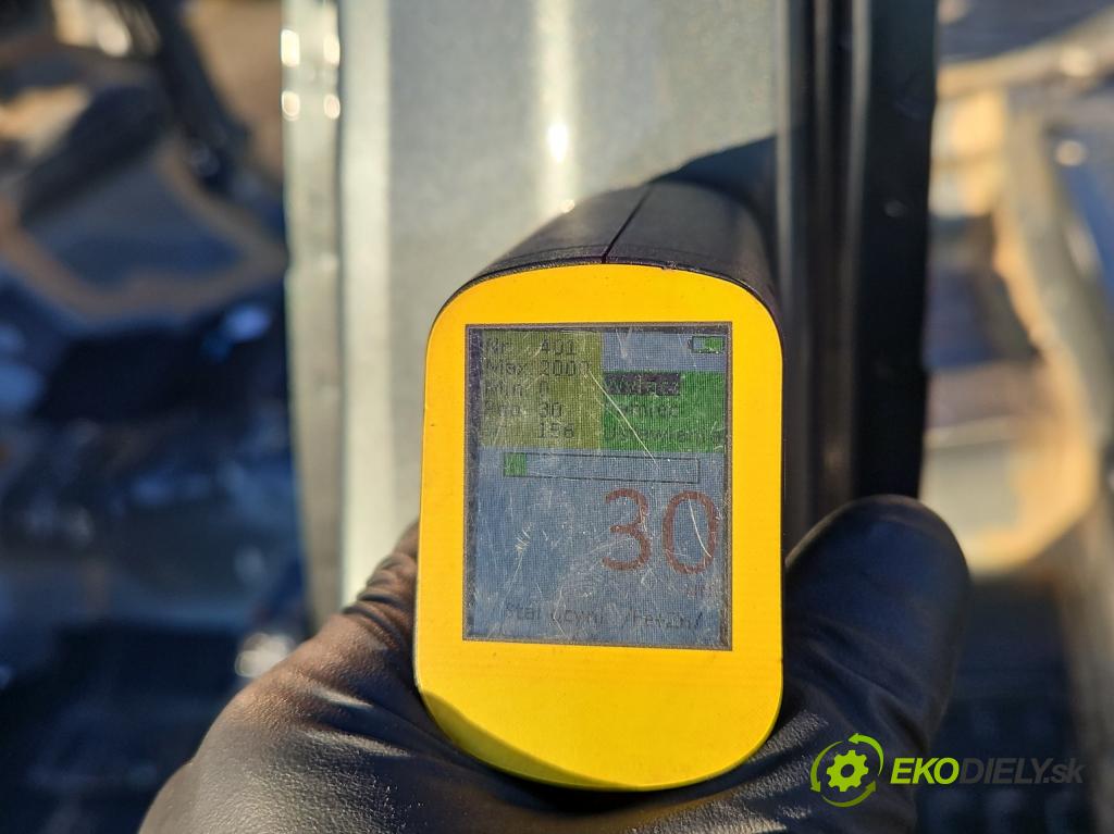 Ford Mondeo Mk5 2014-2022 2.0 tdci 150 hp manual 110,3 kW 1997 cm3 5- práh levý  (Ostatní)