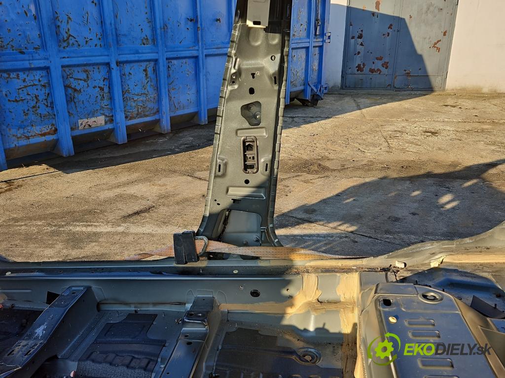 Ford Mondeo Mk5 2014-2022 2.0 tdci 150 hp manual 110,3 kW 1997 cm3 5- práh pravý  (Ostatní)