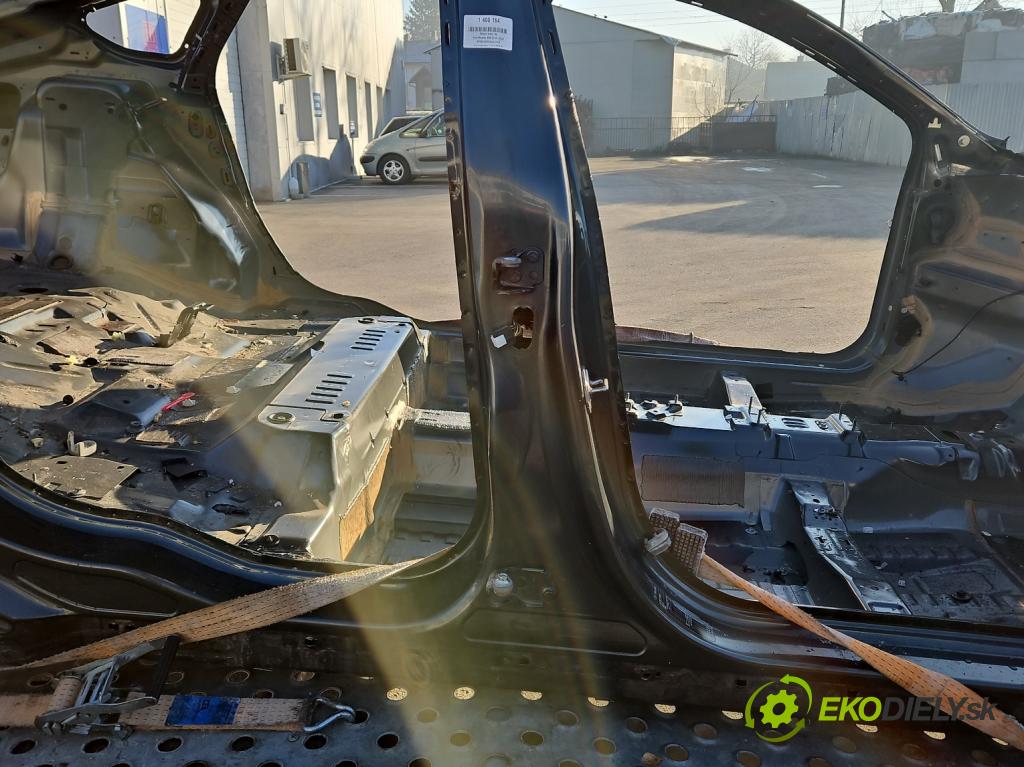 Ford Mondeo Mk5 2014-2022 2.0 tdci 150 hp manual 110,3 kW 1997 cm3 5- práh pravý  (Ostatní)