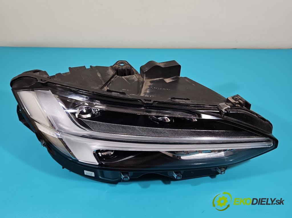 Volvo V90 2016- 2.0 D5 235 HP automatic 173 kW 1969 cm3 5- Reflektor: pravý 31386165 (Pravé)