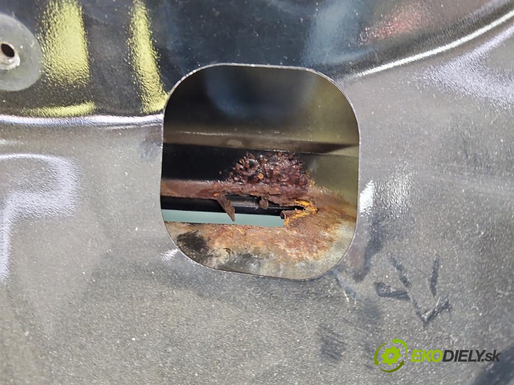 Subaru Tribeca 2005-2014 3.6 V6 automatic 256 kW 3630 cm3 5- zadní kufrové dveře  (Zadní kapoty)