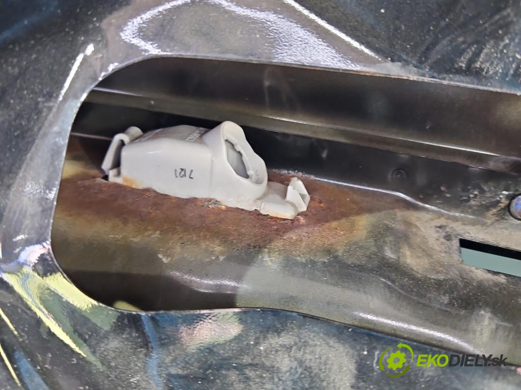 Subaru Tribeca 2005-2014 3.6 V6 automatic 256 kW 3630 cm3 5- zadní kufrové dveře  (Zadní kapoty)