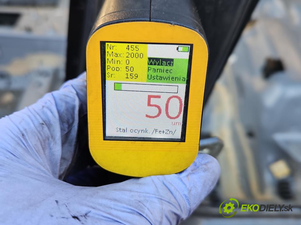 Renault Clio IV 2012-2020 0.9 T 90 hp manual 66 kW 898 cm3 5- práh levý  (Ostatní)