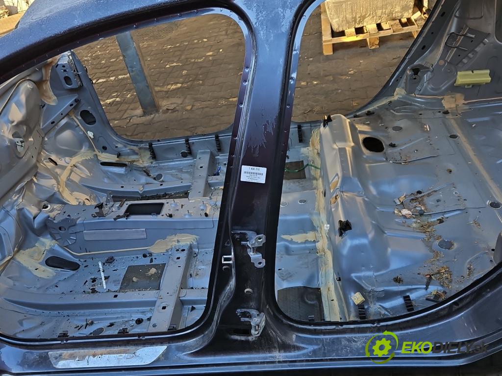 Renault Clio IV 2012-2020 0.9 T 90 hp manual 66 kW 898 cm3 5- práh levý  (Ostatní)