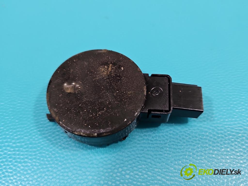 Ford Mondeo Mk5 2014-2022 2.0 tdci 150 HP manual 110,3 kW 1997 cm3 5- snímač déšť: JU5T-17D547 (Snímače dažďa)