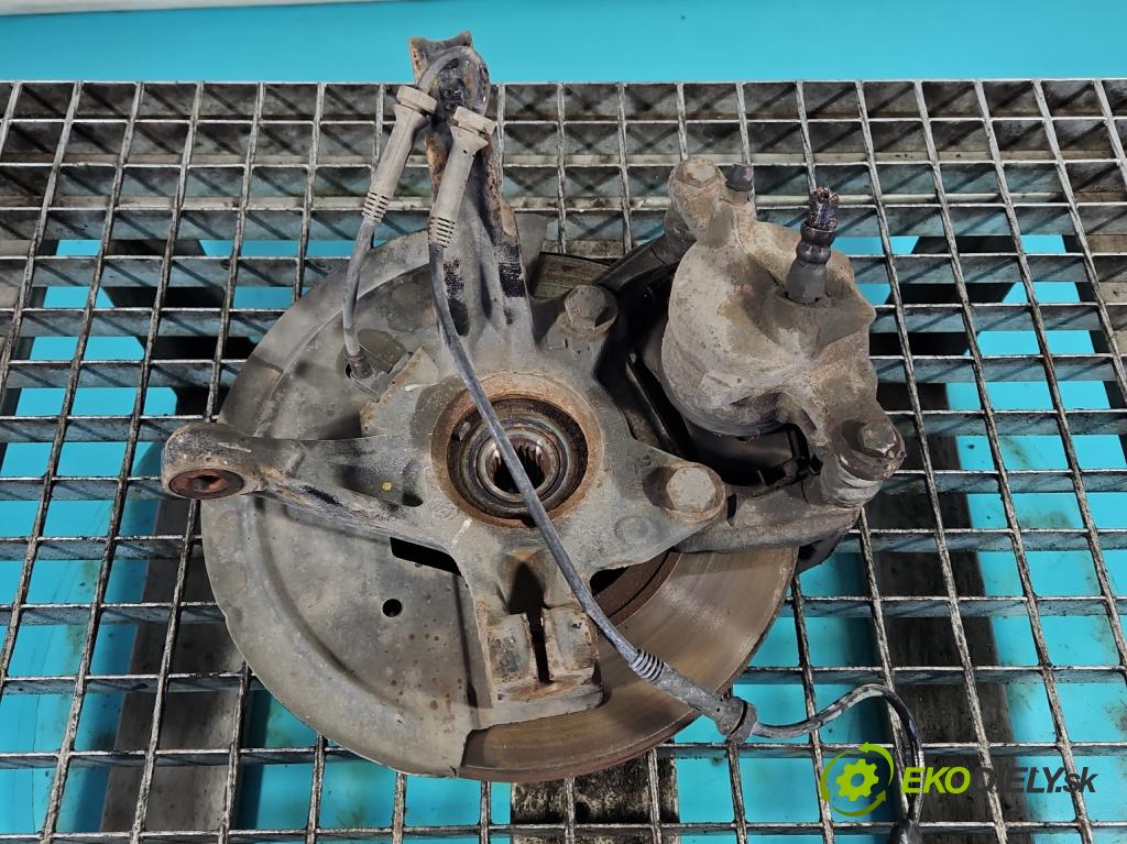 Renault Clio IV 2012-2020 0.9 T 90 HP manual 66 kW 898 cm3 5- náboj ľavé  (Náboje)