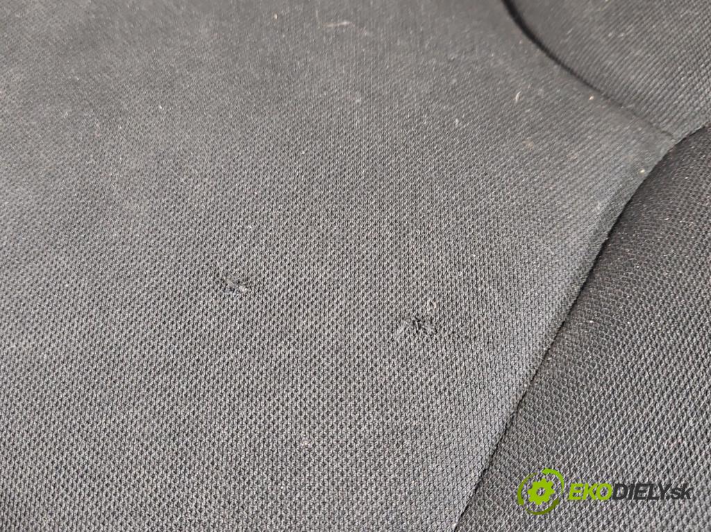 Renault Clio IV 2012-2020 0.9 T 90 HP manual 66 kW 898 cm3 5- Pohovka: zadné  (Sedačky, sedadlá)