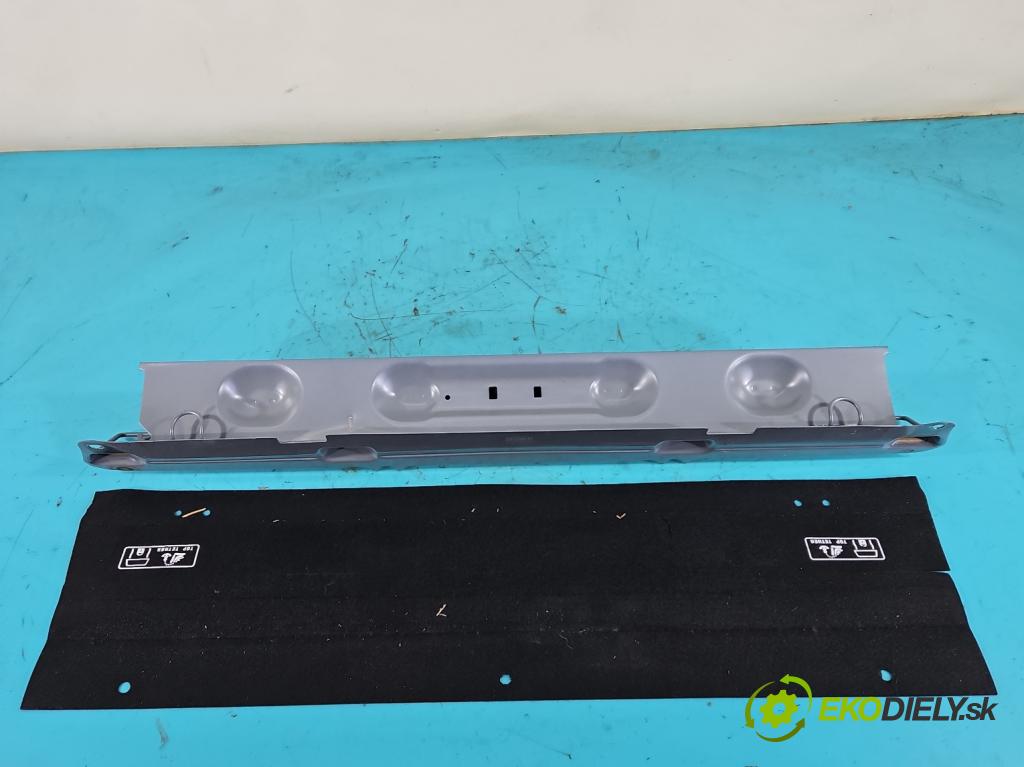 Renault Clio IV 2012-2020 0.9 T 90 HP manual 66 kW 898 cm3 5- Pohovka: zadné  (Sedačky, sedadlá)