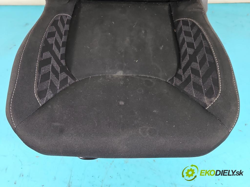 Renault Clio IV 2012-2020 0.9 T 90 HP manual 66 kW 898 cm3 5- Sedačka ľavý  (Sedačky, sedadlá)