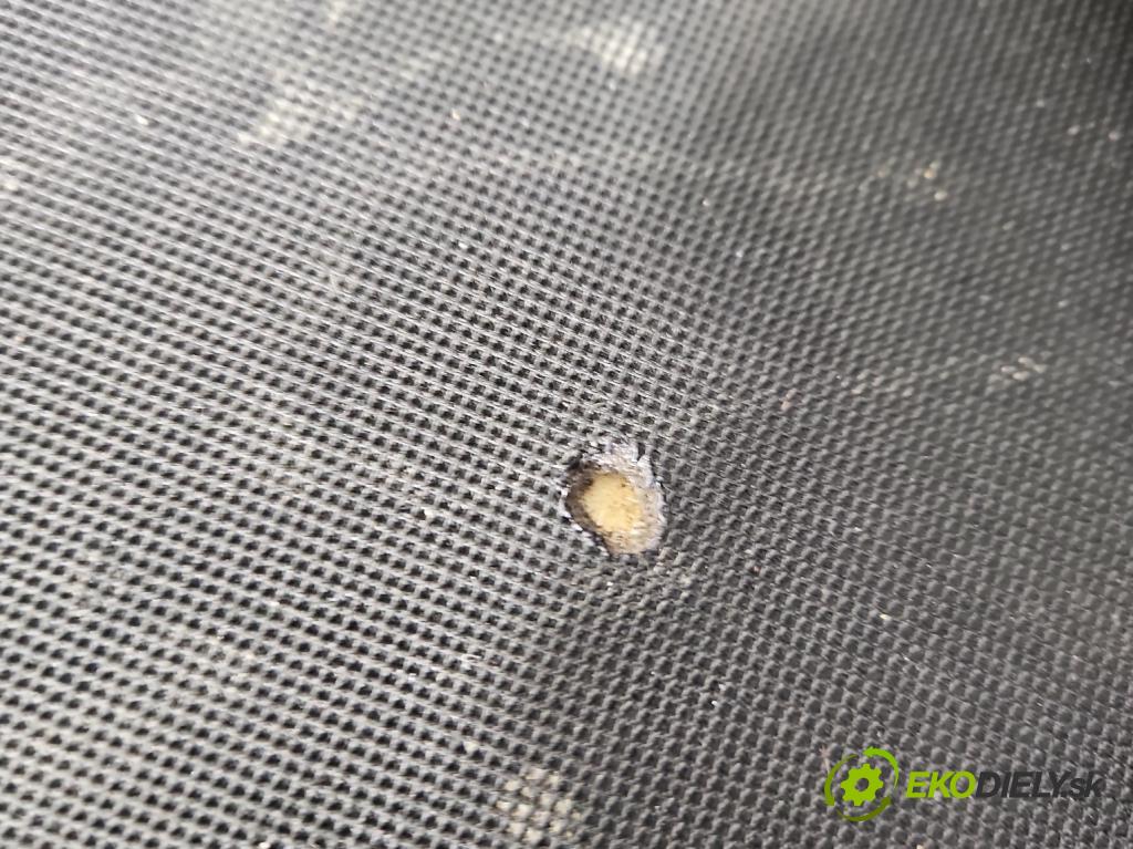 Renault Clio IV 2012-2020 0.9 T 90 HP manual 66 kW 898 cm3 5- Sedačka pravý  (Sedačky, sedadlá)