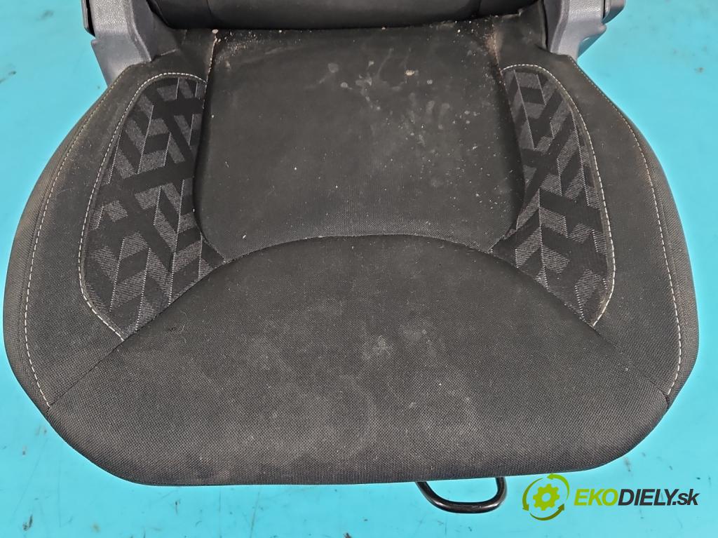 Renault Clio IV 2012-2020 0.9 T 90 HP manual 66 kW 898 cm3 5- Sedačka pravý  (Sedačky, sedadlá)