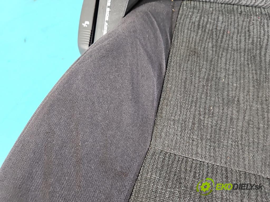 Toyota Corolla E12 2001-2009 2.0 D4D 110 HP manual 81 kW 1995 cm3 3- Sedačka pravý  (Sedačky, sedadlá)